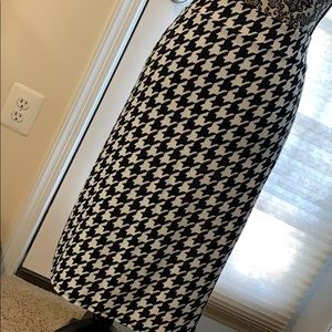 Exaggerated Herringbone Print Skirt